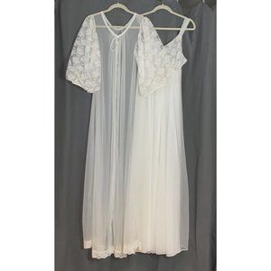 Elegant White Lace Robe Set